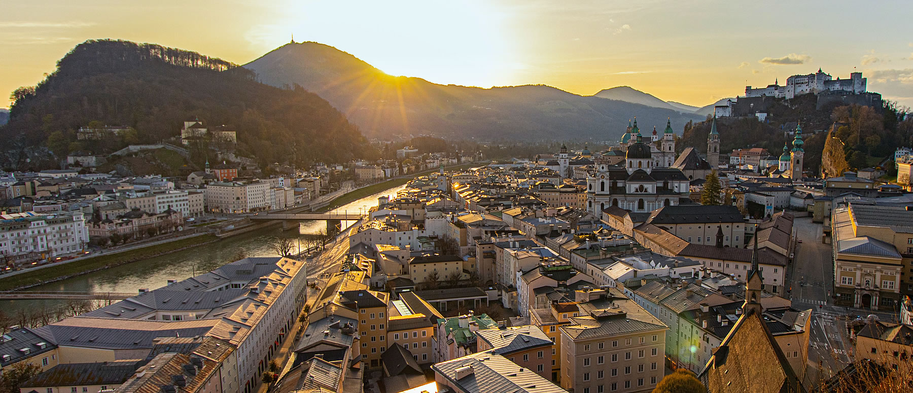 Die Altstadt von Salzburg im Morgenlicht